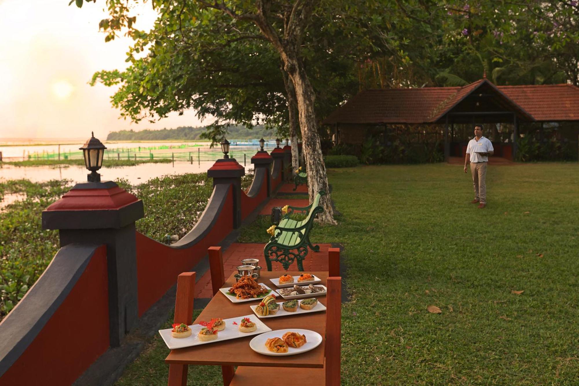 Taj Kumarakom Resort&Spa Kerala Bagian luar foto