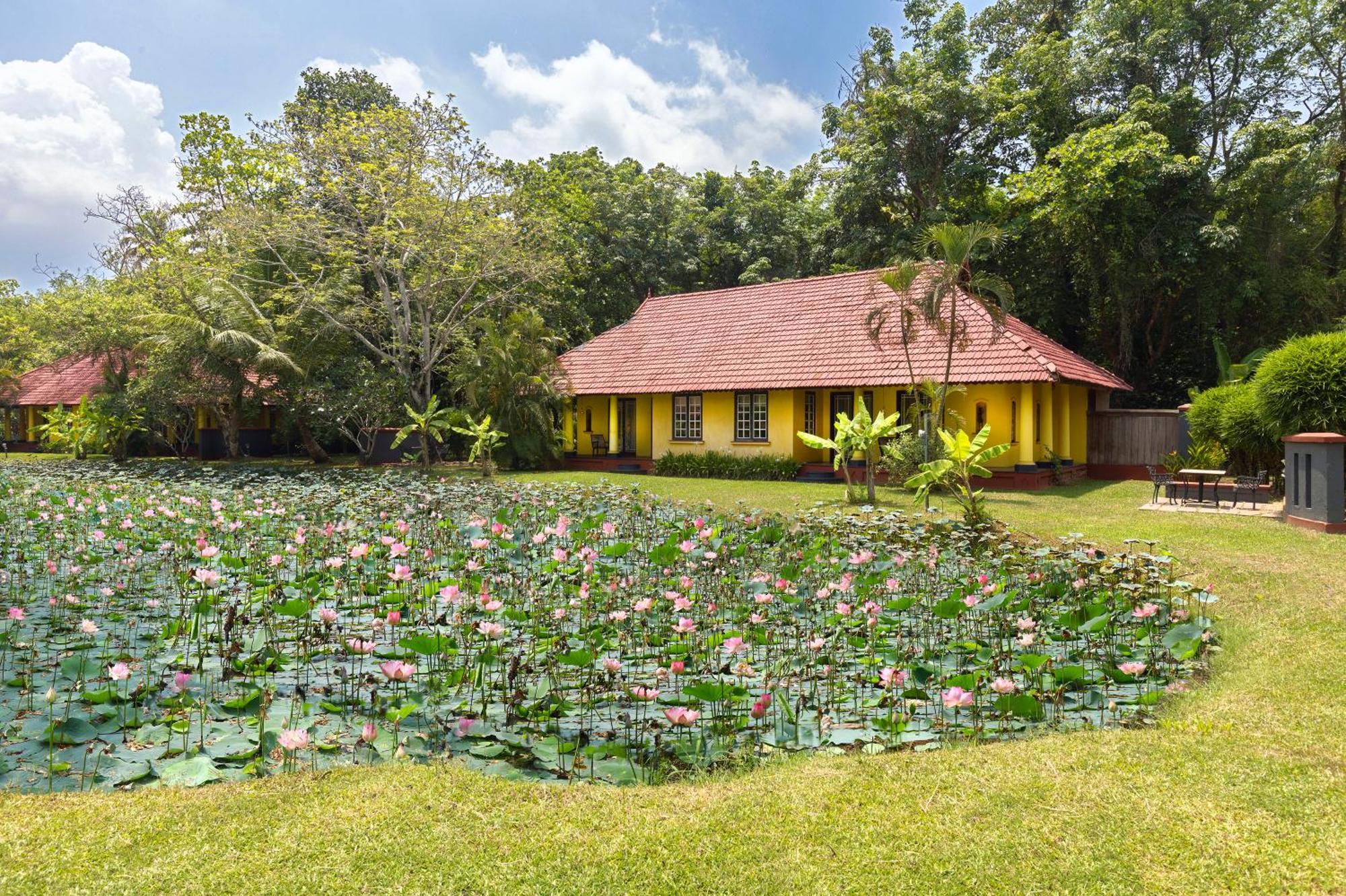 Taj Kumarakom Resort&Spa Kerala Bagian luar foto