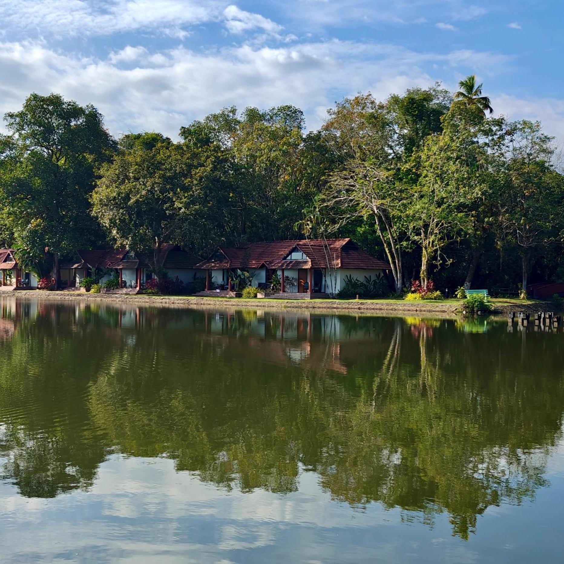 Taj Kumarakom Resort&Spa Kerala Bagian luar foto